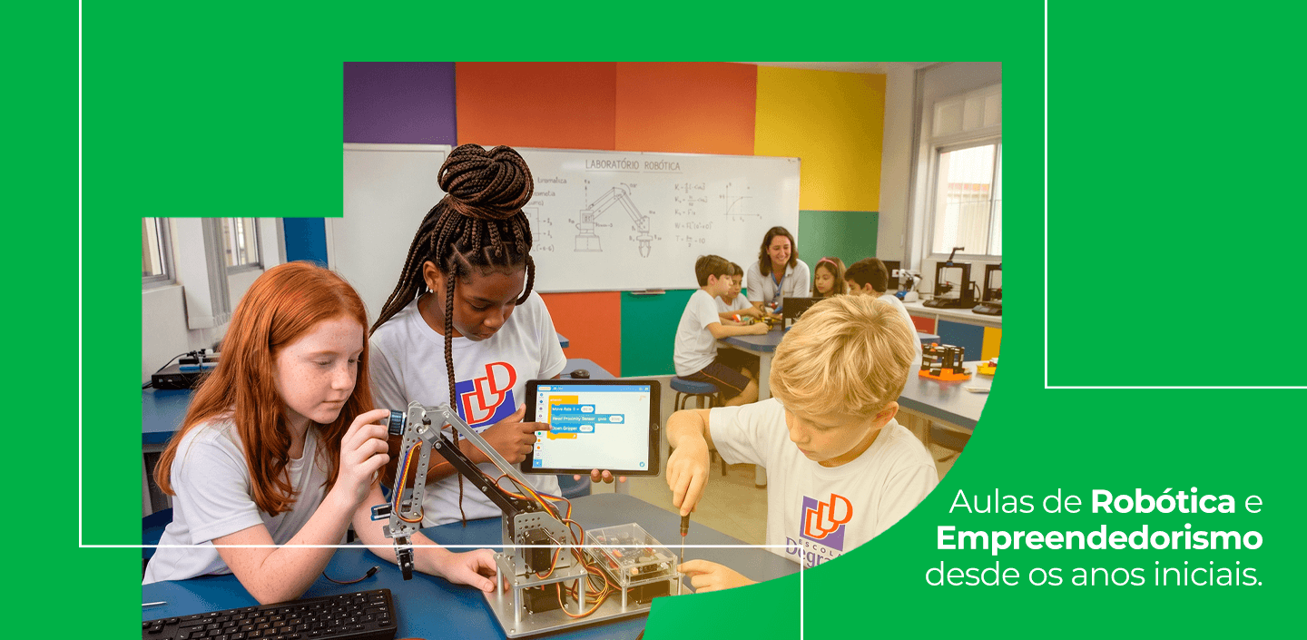 Alunos dos anos iniciais participando de uma aula de robótica e montando um projeto eletrônico em grupo.